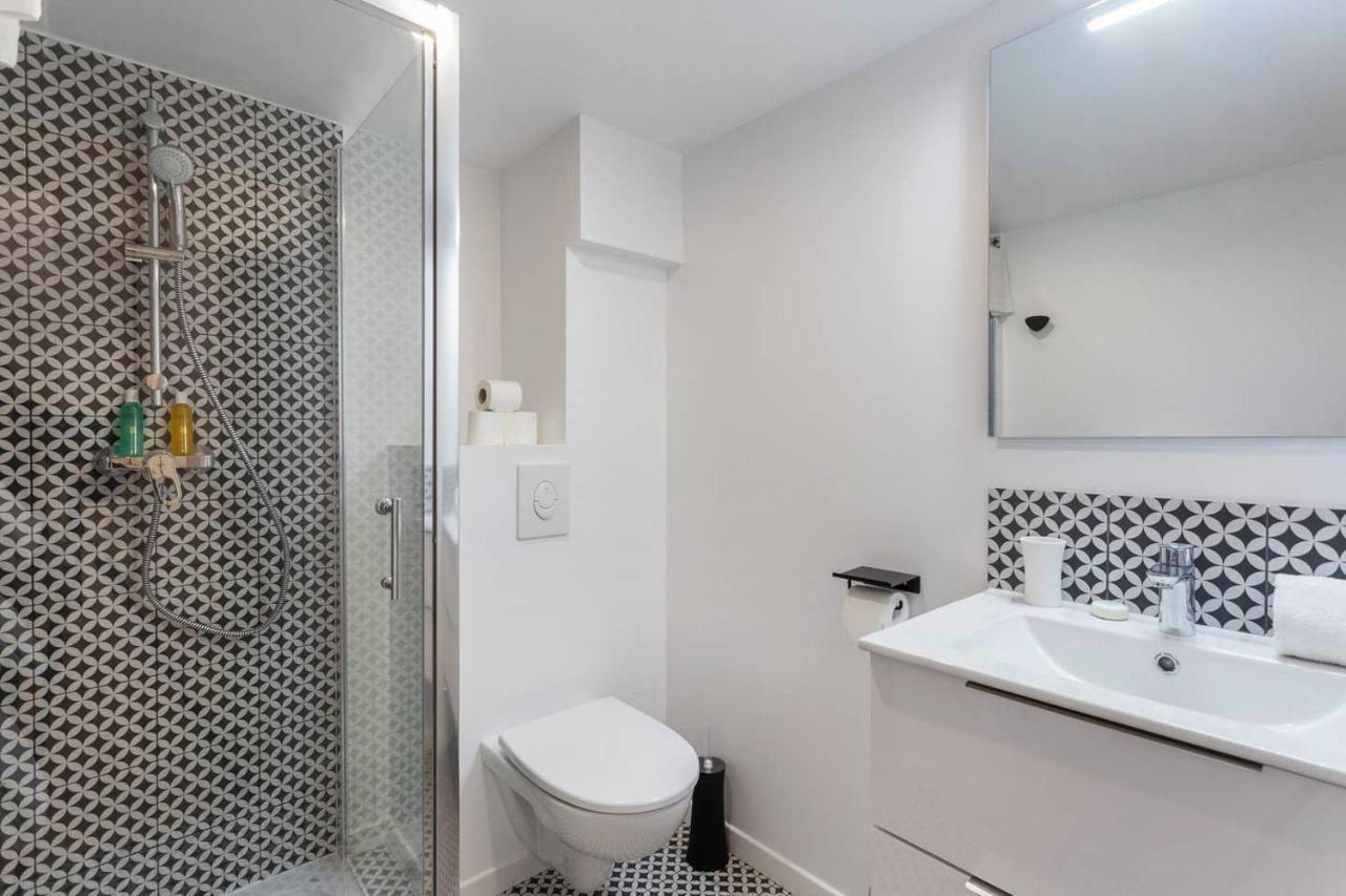 Chic Saint-Germain-Des-Pres Studio For 4 - Prime Location パリ エクステリア 写真
